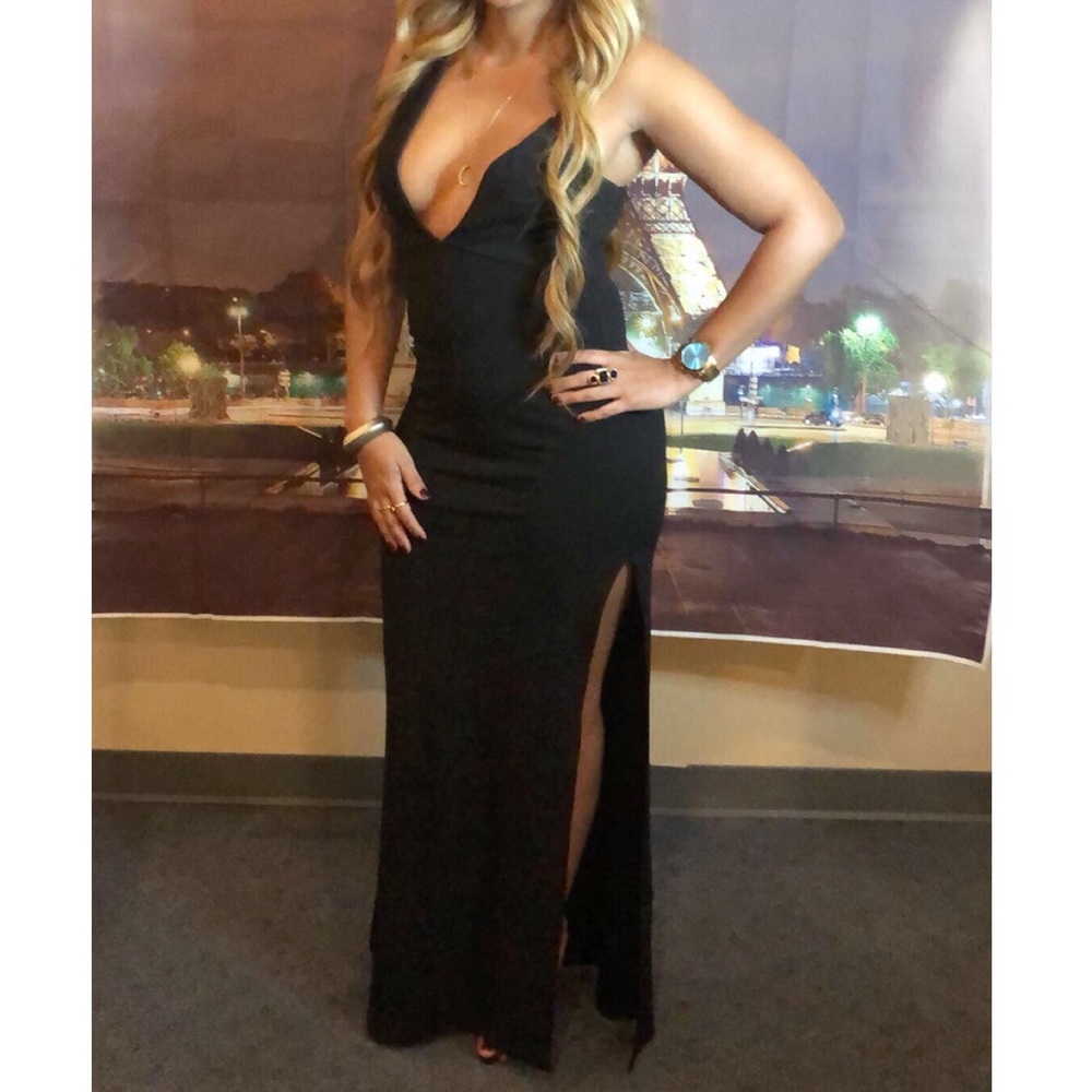 Black one shoulder sexy dress